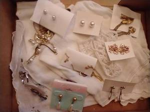 lot 212 image: Vintage Hankies & Jewelry