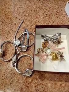lot 213 image: Misc. Womens Watches & Pins