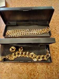 lot 215 image: Womens Heavy Chain Necklaces & Earrings