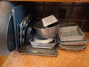 lot 227 image: Pans Lot