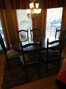 lot 232 image: Dark Wood Pedestal Table & Chairs