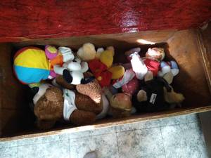 lot 255 image: Toy Chest Bench & Old Plushes and Dolls