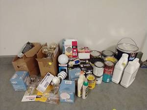 lot 261 image: Huge Lightbulb & Paint Lot