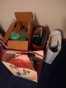 lot 289 image: Huge Lot of Gift Bags & Paper Bags