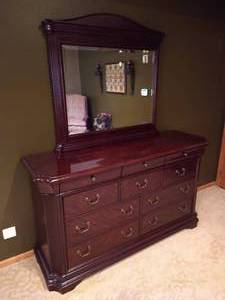 lot 309 image: Broyhill Dresser & Mirror
