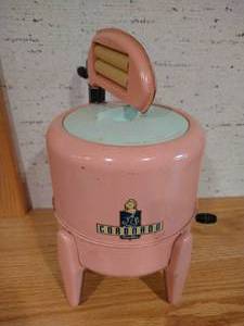 lot 355 image: Vintage Toy Wolverine Deluxe Washer - Complete & Working