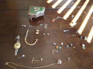 lot 362 image: Jewelry Box & Avon Jewelry