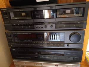 lot 385 image: Stereo System