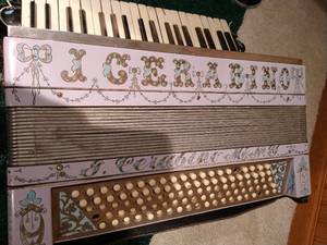 lot 410 image: Vintage Accordion