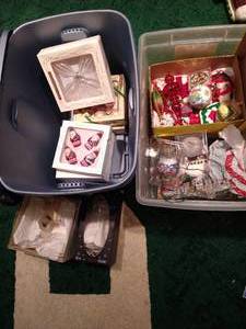 lot 422 image: Christmas Ornaments Lot