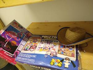 lot 428 image: Girls Dolly Pops Set & Flamingo Sequin Art