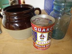 lot 433 image: Bean Pot, Compressed Rolled Oats, Blue Bell Jar