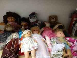 lot 434 image: Vintage Doll Lot
