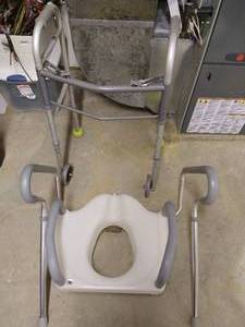 lot 453 image: Guardian Commode & Walker