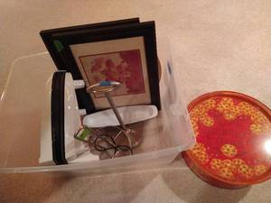 lot 473 image: Bin of Miscellaneous Kitchen Items