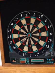 lot 498 image: Halex Dart Board