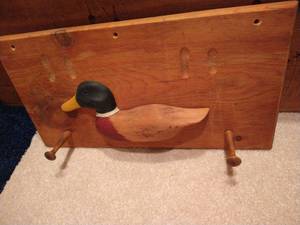 lot 499 image: Duck Chest & Hook Board