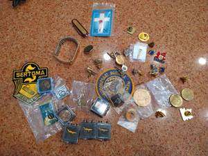 lot 505 image: Buttons, Patches, Swiss Army Knife, Etc.