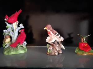 lot 515 image: Bird Figurines