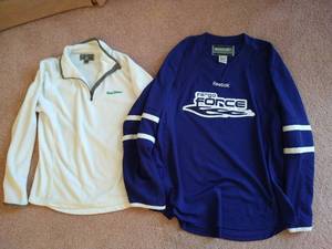 lot 516 image: Sweater & Jacket