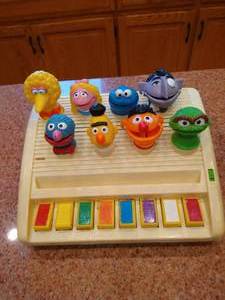 lot 521 image: Sesame Street Music Toy