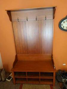 lot 526 image: Coat Rack
