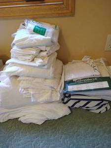 lot 530 image: Queen Sheet Sets