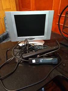 lot 539 image: Konka Monitor & Cords