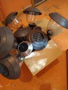 lot 555 image: Solar Lights Lot