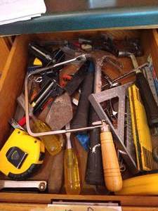 lot 572 image: Drawer wContents