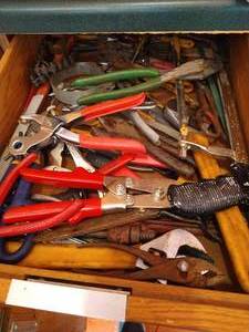 lot 573 image: Drawer wContents