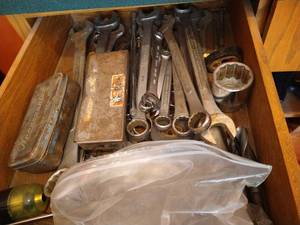 lot 575 image: Drawer wContents