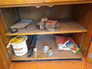 lot 576 image: Cabinet wContents