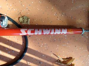lot 595 image: Schwinn Bike Pump