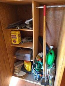lot 603 image: Cabinet Contents
