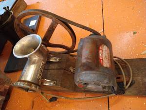 lot 617 image: Dayton Chop-Rite Sausage Maker
