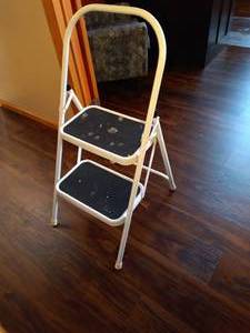 lot 622 image: Step Stool