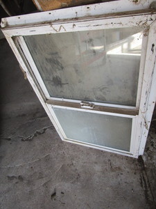 Window, vinyl combination, 26x38...
