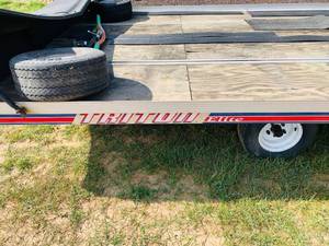 lot 6 image: Triton Elite Snowmobile Trailer