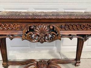 lot 10 image: Sofa Table  Console