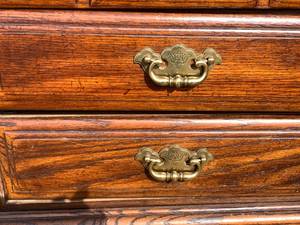 lot 13 image: Nightstand