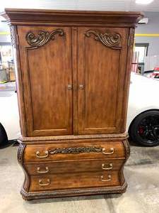 lot 19 image: Two Piece Entertainment Center