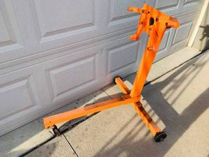 lot 114 image: Engine Stand