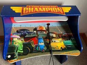 lot 198 image: Childs Desk with Pixar Cars Theme