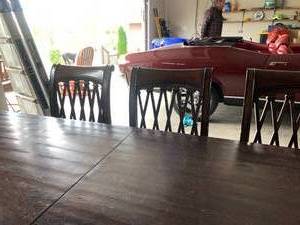 lot 187 image: Extra Large Dining Room Set - Table and 8 Chairs
