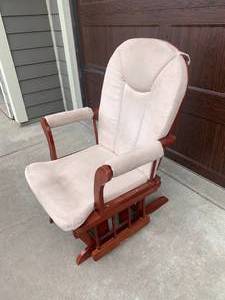 lot 184 image: Wood Rocking Chair and Counter Height Stool