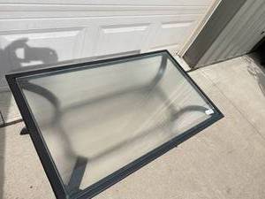 lot 54 image: Outdoor Patio Table