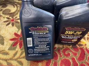 lot 55 image: Resolute Motor Oil