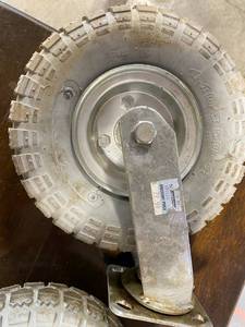 lot 138 image: 4 Heavy Duty Swivel Caster Tires