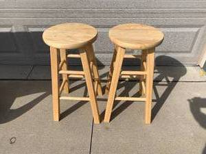 lot 44 image: Basic Wood Stools